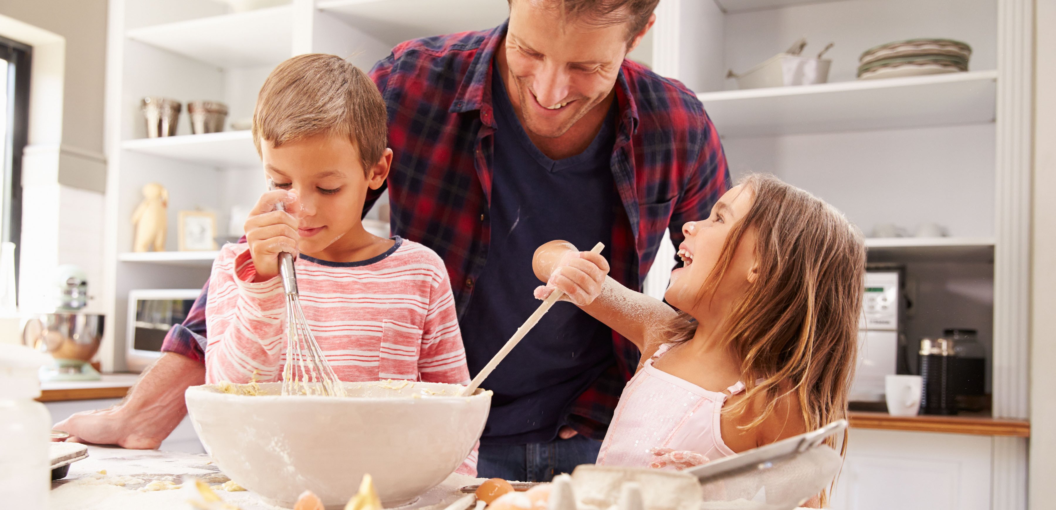 My father makes breakfast. Dad Cooking. Cooking with dad. Dad with Bread. Dad with Bread come Home.